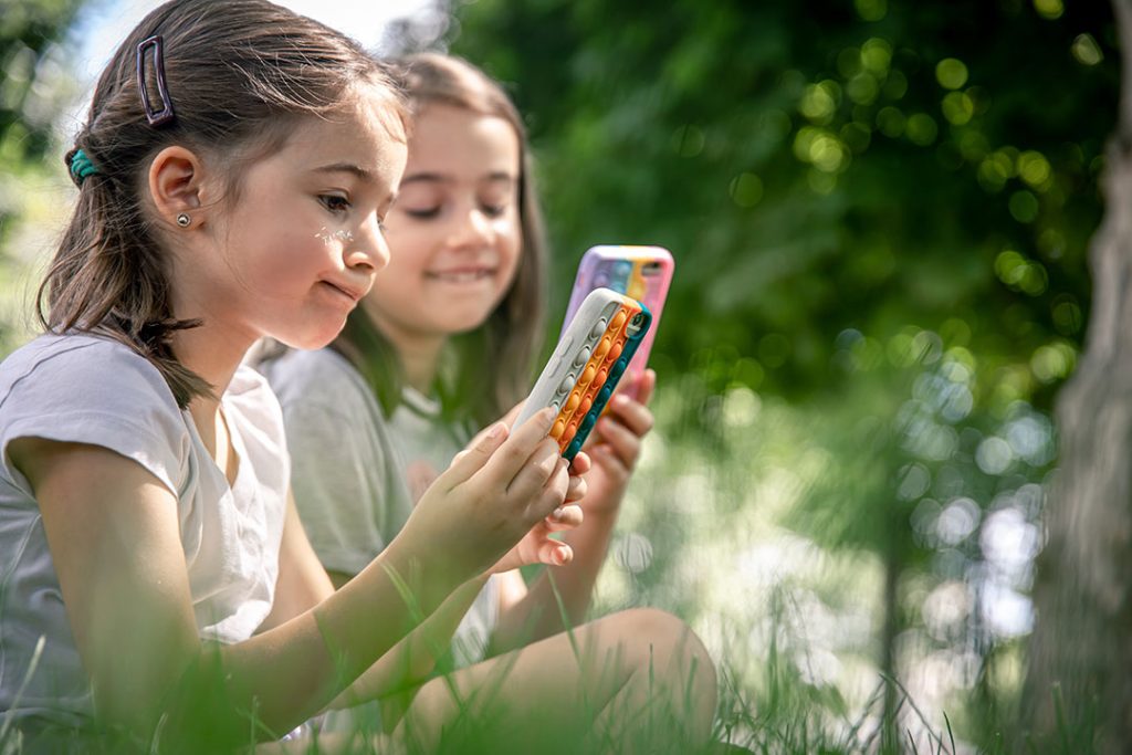 límite edad redes sociales adolescentes